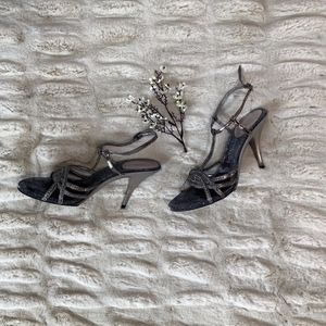 Le Chateau Pewter Silver Sparkle Heels 8